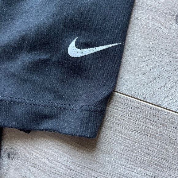 💙BOGO💙 Nike Women’s Cropped Leggings Size Small - Picture 2 of 5